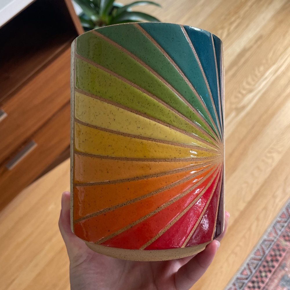 New Christine Tenenholtz rainbow planter